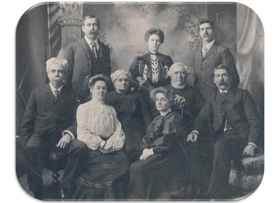 Warder family (1900)